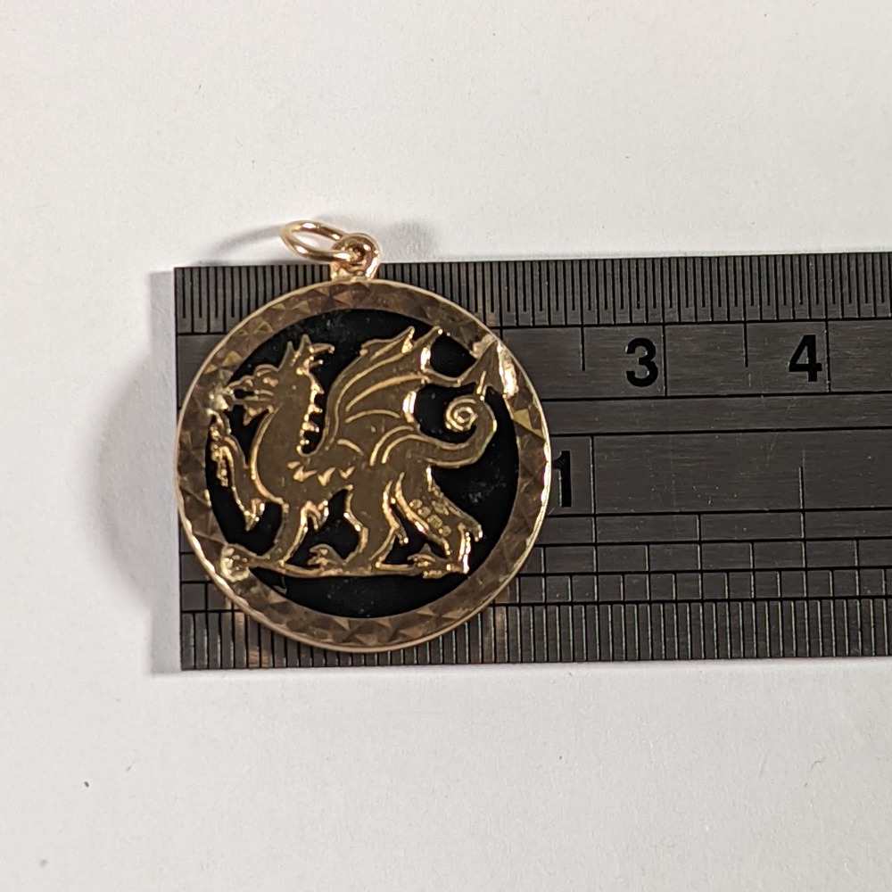 Pre-owned 9ct Yellow Gold Welsh Dragon Pendant - Own4Less
